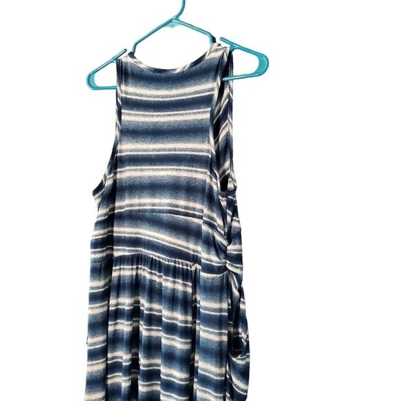 French Laundry Ombre Shades of Blue Razor Back Handkerchief Hem Size XL - Picture 7 of 13